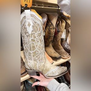 Corral size 8 cowgirl boots